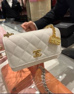 Chanel 白色金扣手袋