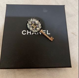 Chanel brooch 亞加力膠胸針