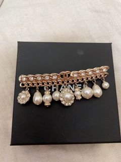 Chanel brooch 珍珠胸針